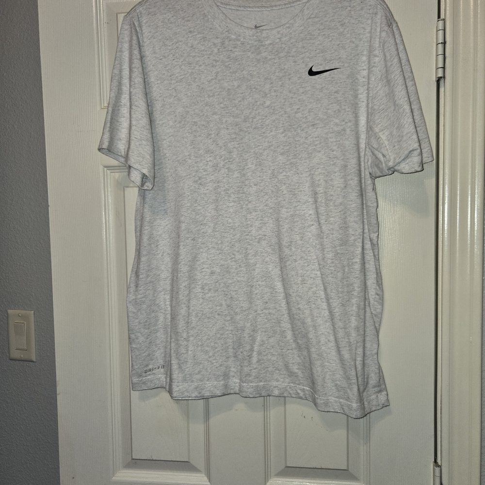 Nike Men's Heather Gray Short Sleeve Tee
